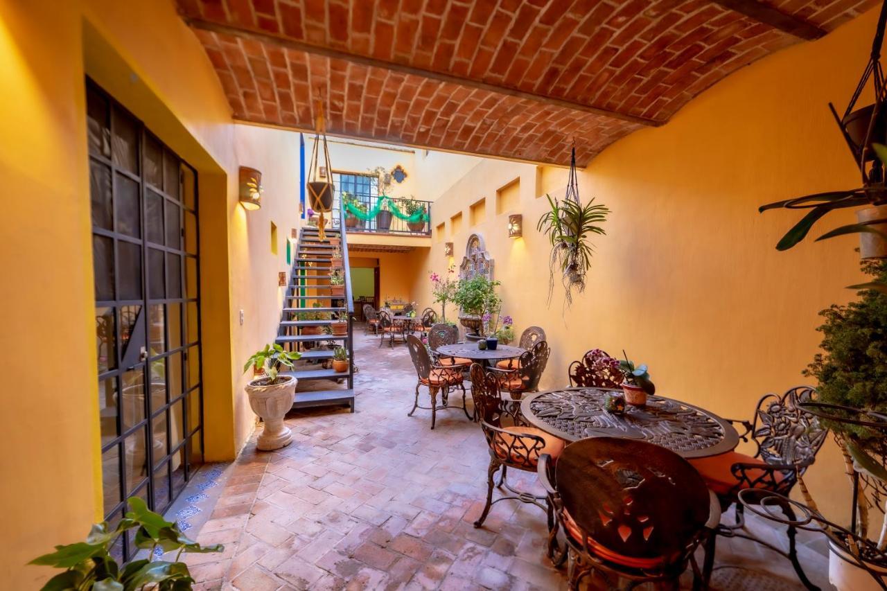 Отель La Casona Чапала Экстерьер фото