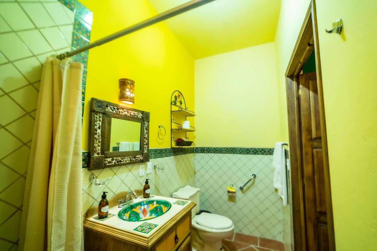 Отель La Casona Чапала Экстерьер фото